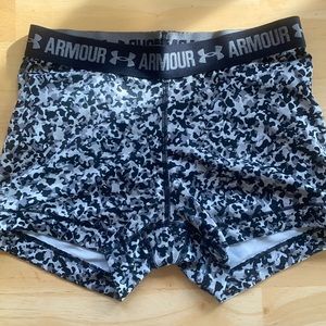 Under armour spandex shorts